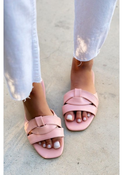 Yodens Mat Deri Çapraz Bant Detaylı Kadın Terlik Pudra fiyatları