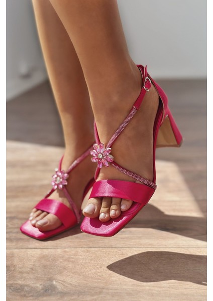 Jarend Saten Taş Detaylı Topuklu Ayakkabı Fuşya modelleri
