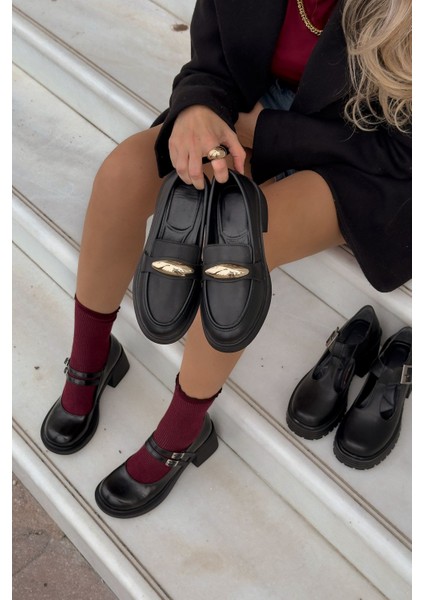 Ravilla Mat Deri Toka Detaylı Kadın Loafer Siyah fırsatları
