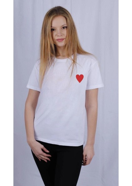 Özgü Giyim Butik Kadın sıfır yaka Kalp Desenli T-Shirt