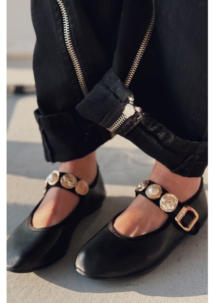 Brosta Mat Deri Toka Detaylı Siyah Kadın Babet fiyatları