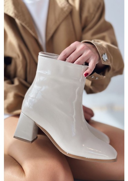 Tavino Rugan Bej Kısa Topuklu Bot modelleri