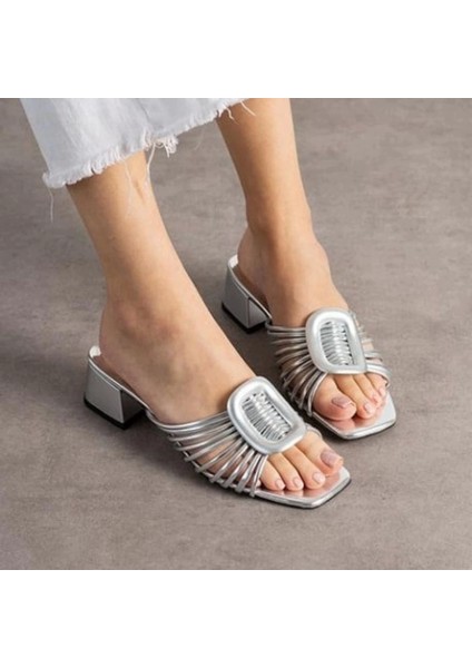 Anca Gümüş Rugan Topuklu Terlik fırsatları