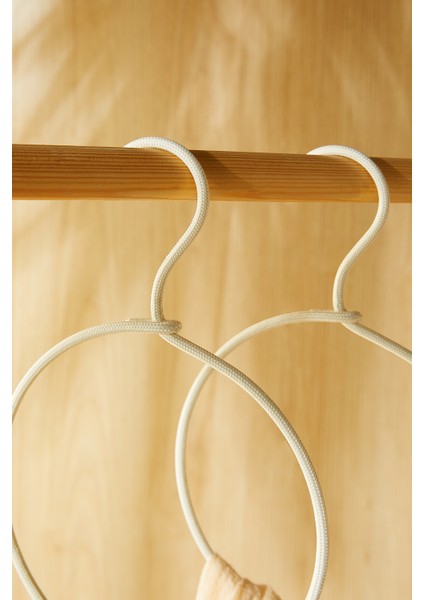 2'li Halka Ekru Renk Kumaş Kaplı Metal Aksesuar Askısı 24.5 x 16 x 0.5 cm fırsatları