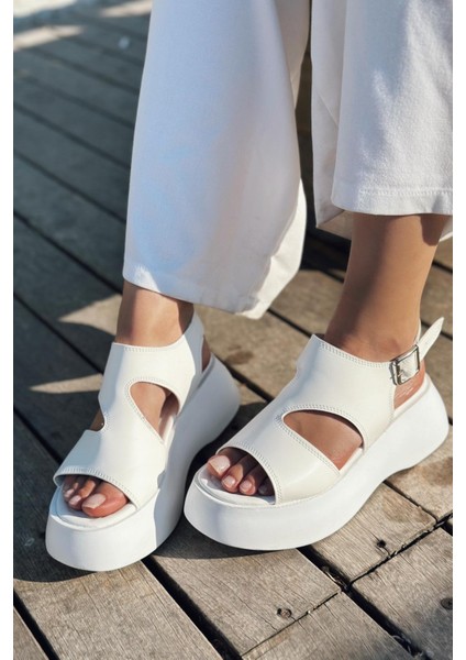 Pantes Mat Deri Kalın Taban Kadın Sandalet Beyaz