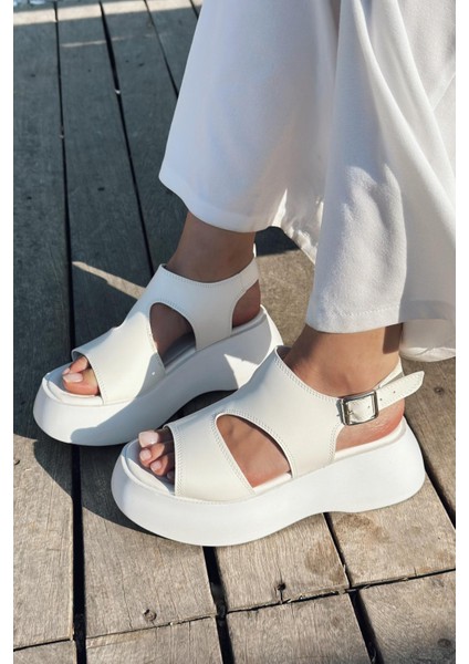 Pantes Mat Deri Kalın Taban Kadın Sandalet Beyaz fiyatları
