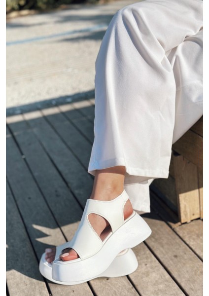 Pantes Mat Deri Kalın Taban Kadın Sandalet Beyaz modelleri