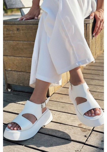 Pantes Mat Deri Kalın Taban Kadın Sandalet Beyaz indirimleri