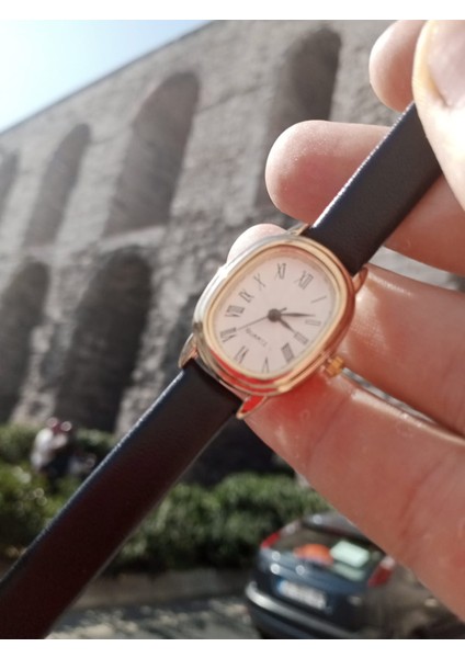 Retro Still Marka Model Vintage Oval Gold Kasa - Siyah Kordon Kadın Kol Saati 0014