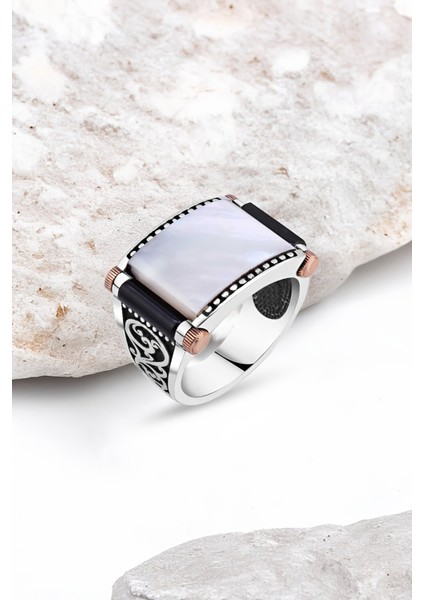 Ortası Sedef Yanları Onix Taşlı Gümüş Erkek Yüzük