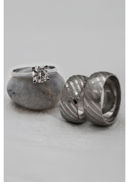 Broseli Çizgi Desenli Çift Gümüş Alyans (Tektaş Hediyeli)