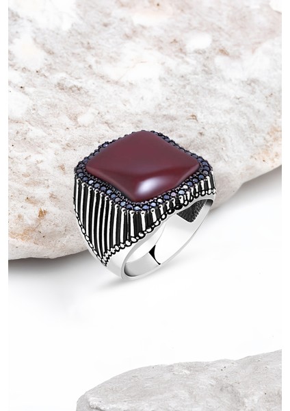 Ortası Düz Akik Taş Kenarı Minik Siyah Zirkon Taşlı Gümüş Erkek Yüzük