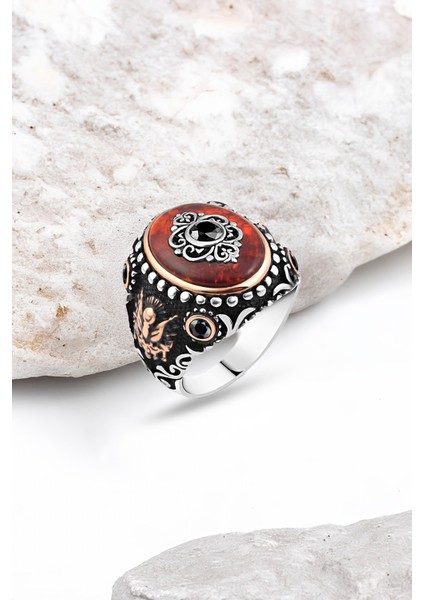 Sentetik Kehribar Ortası Zirkon Taşlı Motifli Gümüş Erkek Yüzük