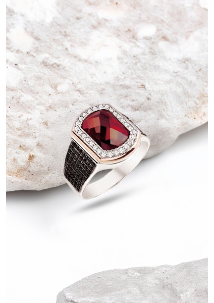 Gümüş Kırmızı Faset Taşlı Süslemeli Erkek Yüzük