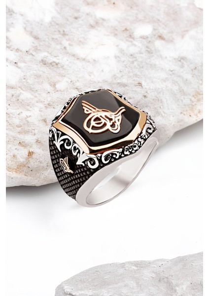 Gümüş Özel Kesim Onix Taşlı Tuğra İşlemeli Erkek Yüzük