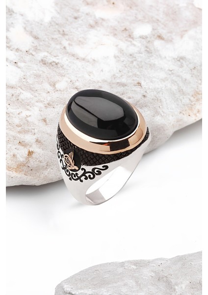 Gümüş Yuvarlak Kesim Onix Taşlı Yanları Tuğralı Erkek Yüzük
