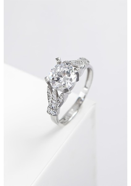 Zirkon Taşlı Rodyumlu 925 Ayar Gümüş Bayan Yüzük