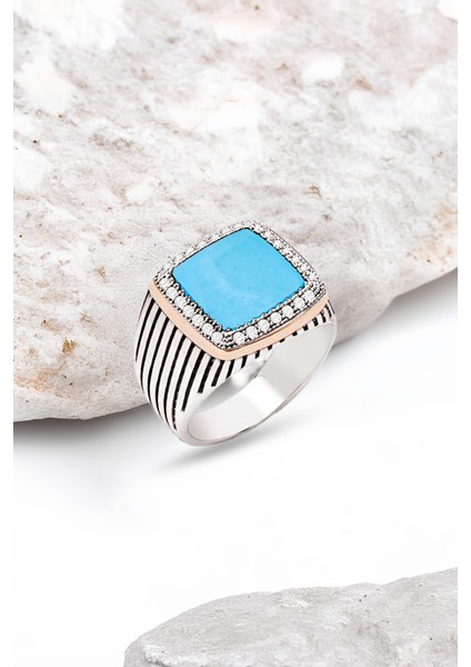 Gümüş Sıkma Turkuaz Taşlı Zirkon Süslemeli Çizgili Kasa Erkek Yüzük