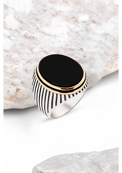 Gümüş Siyah Onix Taşlı Yanları Mine Süslemeli Çizgili Kasa Erkek Yüzük