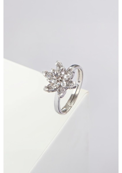 Beyaz Zirkon Taşlı Rodyumlu Ayarlanabilir Lotus Gümüş Bayan Yüzük