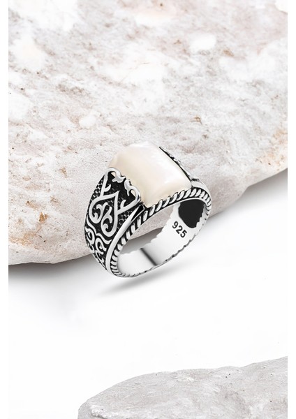 Beyaz Sedef Taşlı Gümüş Erkek Yüzük