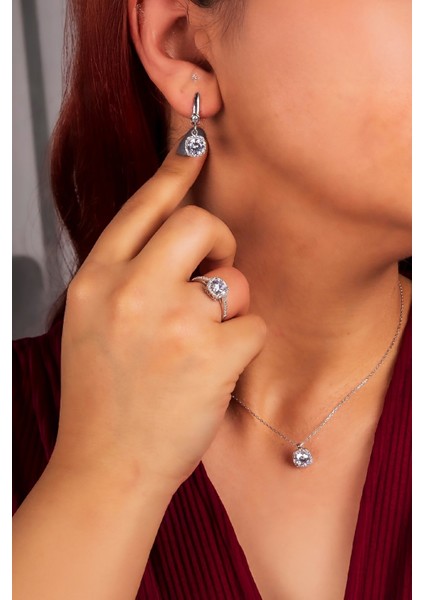 925 Ayar Gümüş Rodyumlu Beyaz Zirkon Taşlı Bayan Takı Seti fiyatları