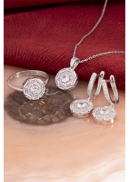 925 Ayar Gümüş Rodyumlu Baget Geçişli Zirkon Taşlı Bayan Takı Seti