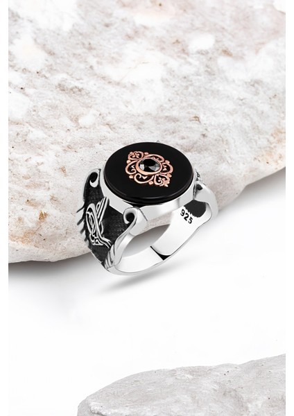 Onix Taş Ortası Zirkon Taşlı Motifli Gümüş Erkek Yüzük