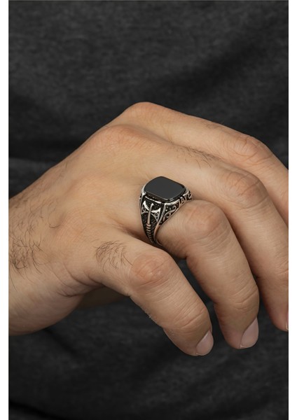 Balta Motifli Oniks Gümüş Erkek Yüzük fiyatları