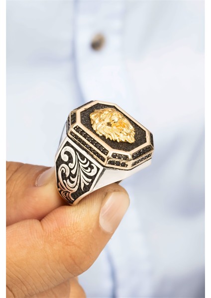Aslan Figürlü Siyah Zirkon Taşlı Gümüş Erkek Yüzük