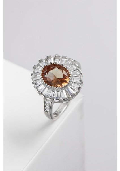 Ortası Zultanit Taşlı Baget Süslemeli 925 Ayar Gümüş Bayan Yüzük