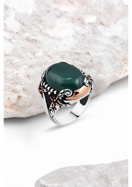 Yeşil Akik Taşlı Kenarları Kılıçlı Gümüş Erkek Yüzük