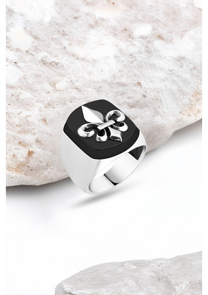 Onix Taşlı Royal Amblemi Gümüş Erkek Yüzük