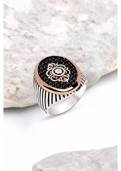 Gümüş Siyah Zirkon Taşlı Tek Taş Motifli Çizgili Kasa Erkek Yüzük
