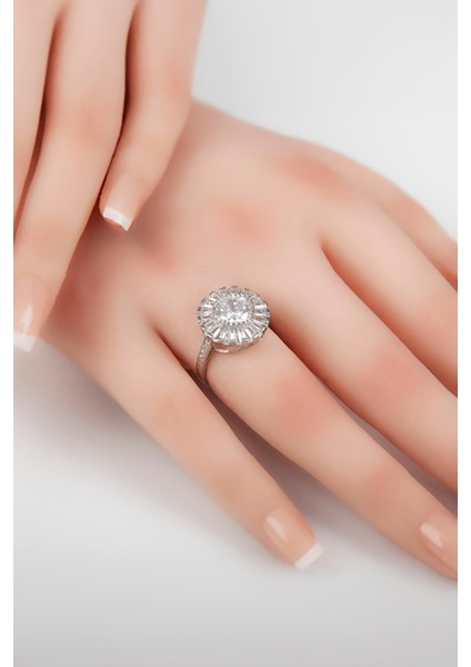 Zirkon Taşlı Baget Süslemeli Rodyumlu 925 Ayar Gümüş Bayan Yüzük fiyatları