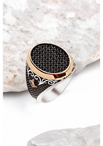 Gümüş Siyah Zirkon Taşlı Yanları Tuğra İşlemeli Erkek Yüzük