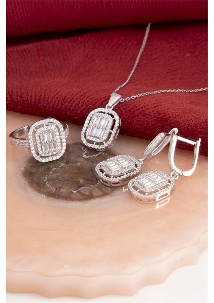 925 Ayar Gümüş Rodyumlu Full Zirkon Süslemeli Baget Oval Bayan Takı Seti