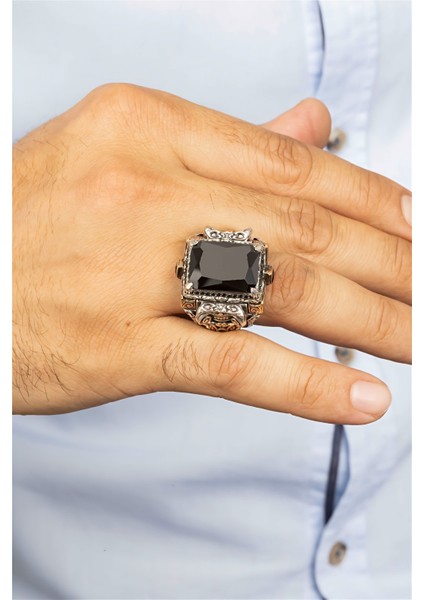 Özel Koleksiyon Siyah Taşlı Pençe Motifli Otantik İşlemeli Gümüş Erkek Yüzük modelleri