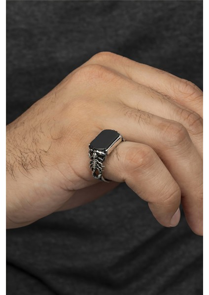Oniks Taşlı Akrep Motifli Gümüş Serçe Parmak Erkek Yüzük fiyatları