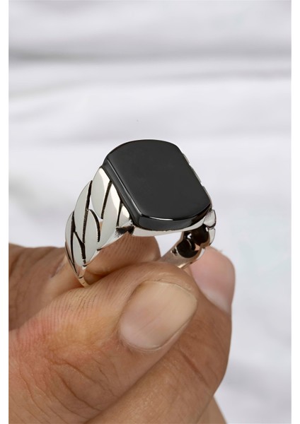 Zincir Motifli Oniks Taşlı Gümüş Erkek Yüzük