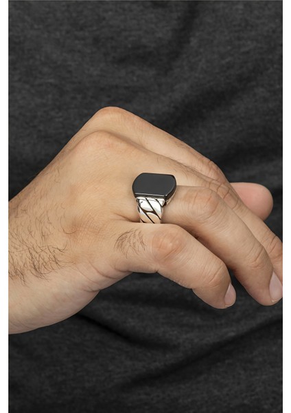 Zincir Motifli Oniks Taşlı Gümüş Erkek Yüzük fiyatları