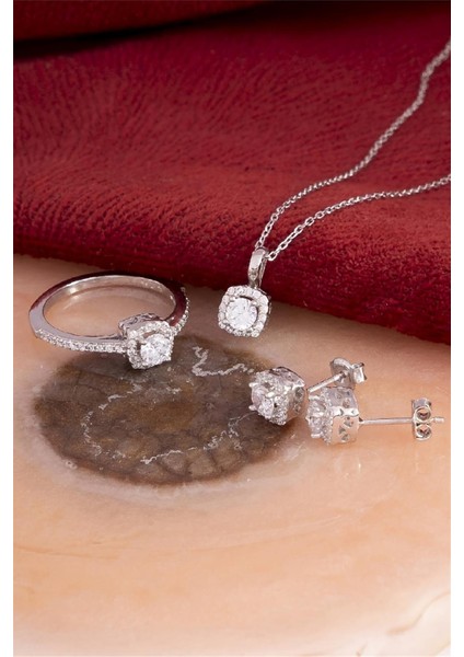 925 Ayar Gümüş Rodyumlu Beyaz Zirkon Taşlı Kare Bayan Takı Seti