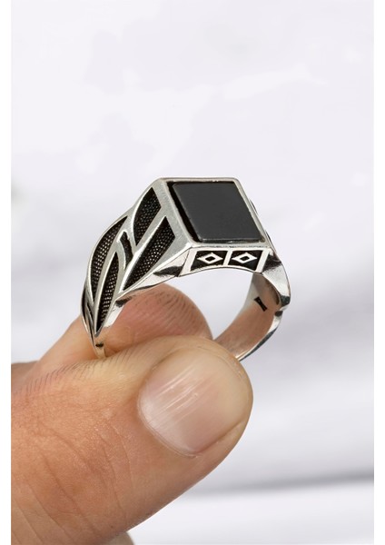 Motifli Oniks Taşlı Gümüş Erkek Yüzük