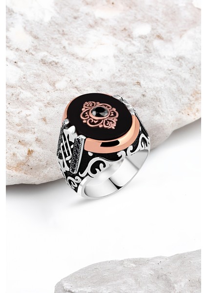 Onix Taşlı Ortası Zirkon Taşlı Motifli Gümüş Erkek Yüzük