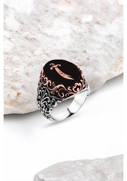 Onix Taş Üzeri Zülfikar Kılıcı Gümüş Erkek Yüzük