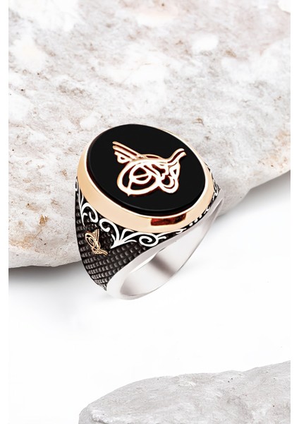 ​Gümüş Özel Kesim Onix Taşlı Osmanlı Tuğralı İşlemeli Erkek Yüzük