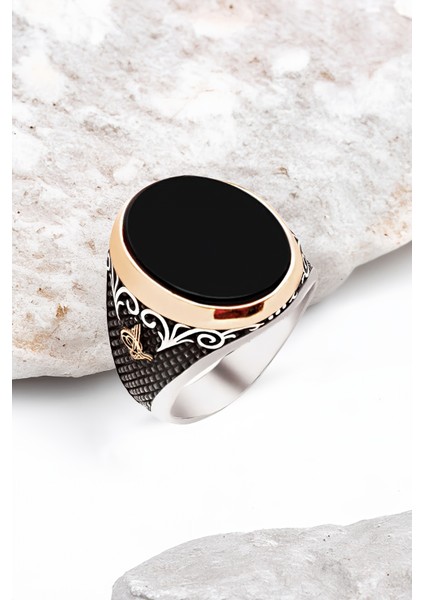 ​Gümüş Özel Kesim Onix Taşlı İşlemeli Erkek Yüzük