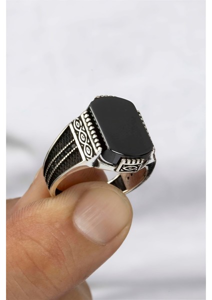 Motifli Siyah Oniks Taşlı Gümüş Erkek Yüzük