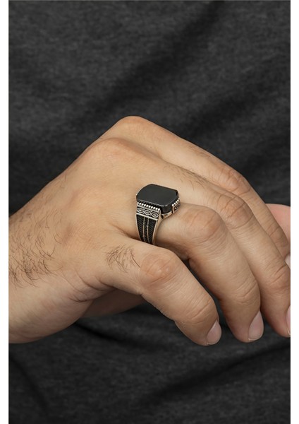 Motifli Siyah Oniks Taşlı Gümüş Erkek Yüzük fiyatları