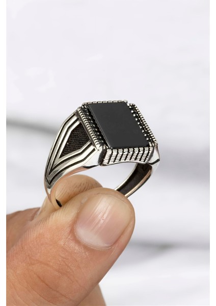 Oniks Taşlı Çizgili V Model Gümüş Erkek Yüzük
